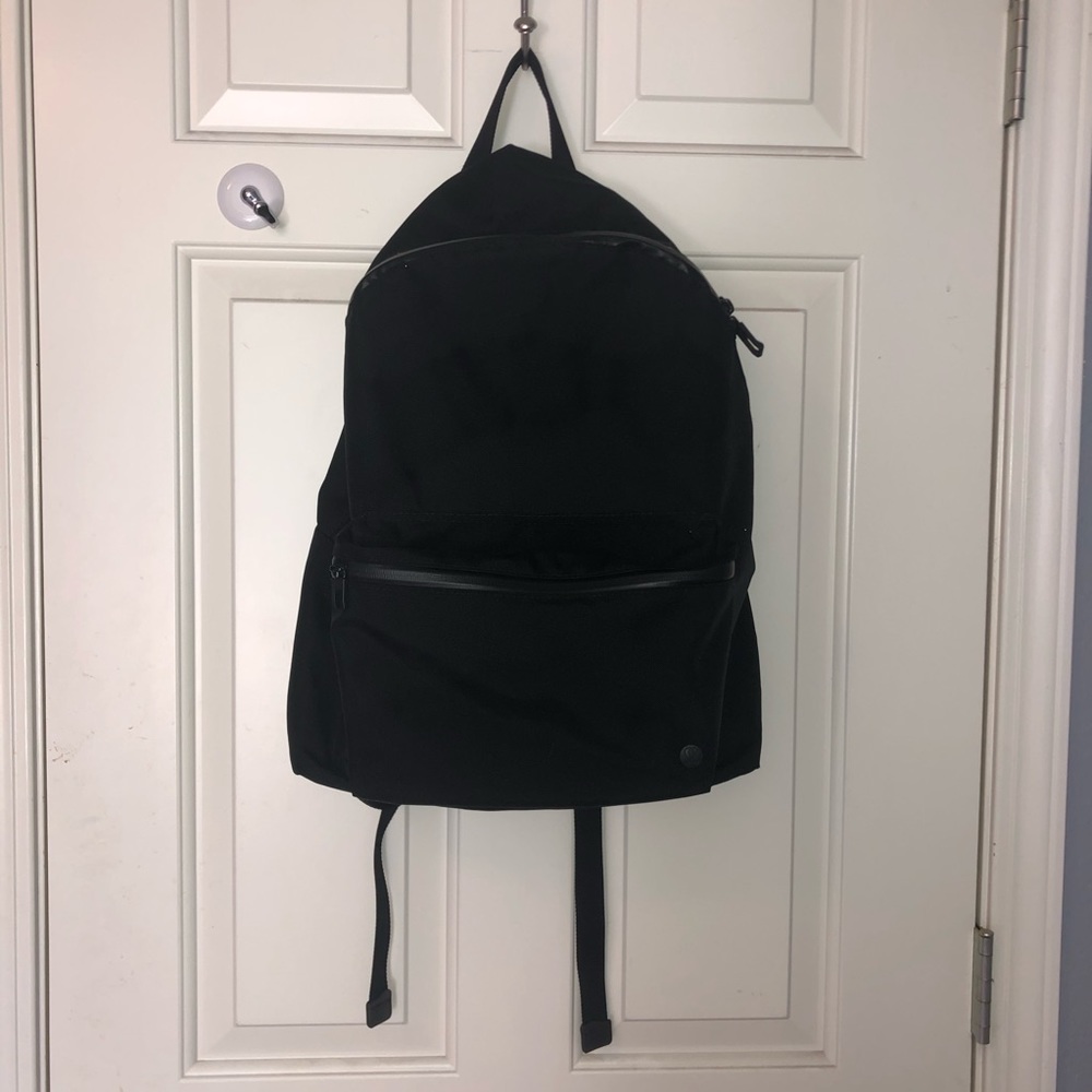 Black lululemon backpack